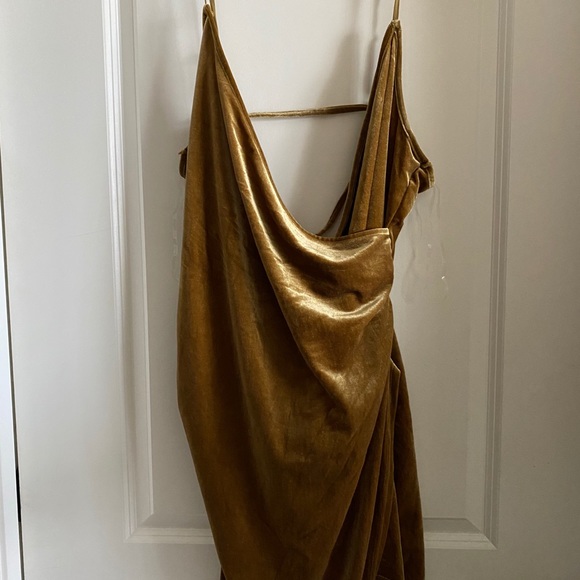 Brand new velvet mini wrap dress - Picture 2 of 6
